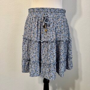 Francesca's Jun & Ivy Ditsy Daisy Floral Tiered Elastic Waist Blue Mini Skirt L